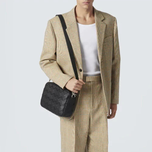 보테가 베네타 인트레치아토 카메라백 크로스백 블랙 · 심** 고객님