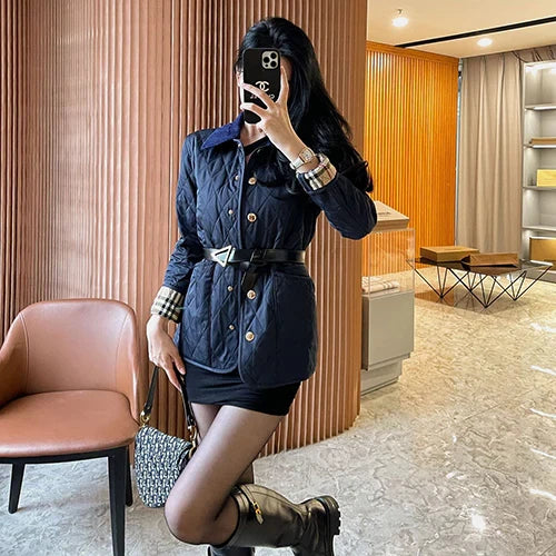 버버리 코듀로이 칼라 다이아몬드 퀼티드 자켓 네이비 · 김** 고객님