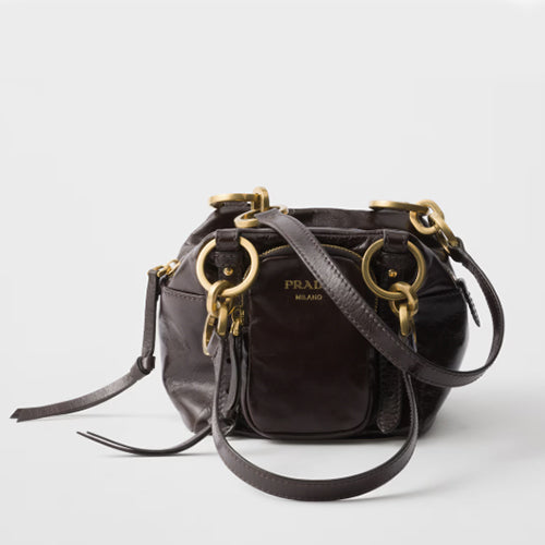 프라다 댕글 가죽 탑 핸들 미니백 브라운