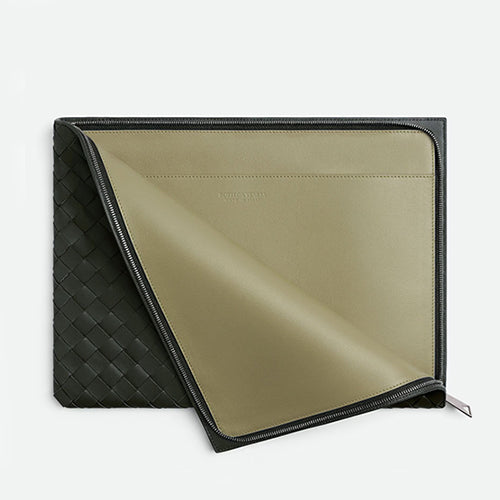 보테가 베네타 인트레치아토 하프 지퍼 파우치- 다크 그린/트래버틴