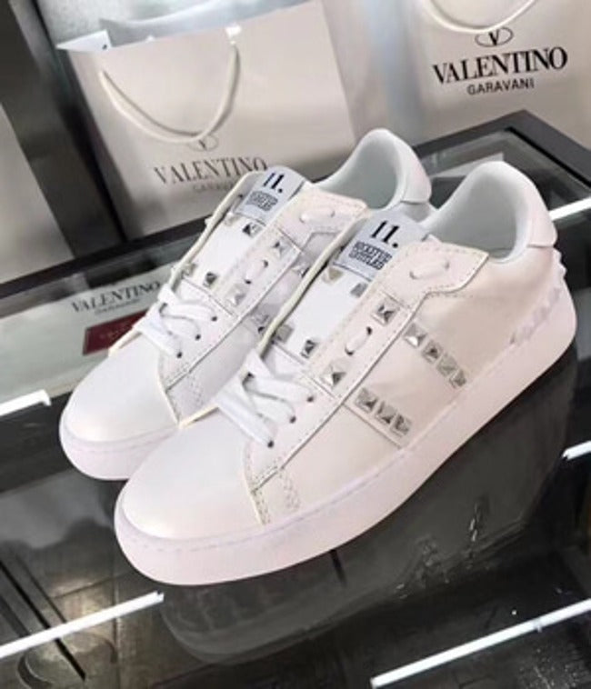 (세일상품,당일출고) 발렌티노 락스터드 언타이틀 스니커즈 41사이즈