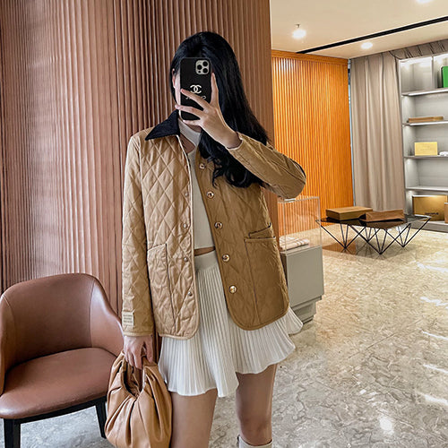 버버리 코듀로이 칼라 다이아몬드 퀼티드 자켓 카멜