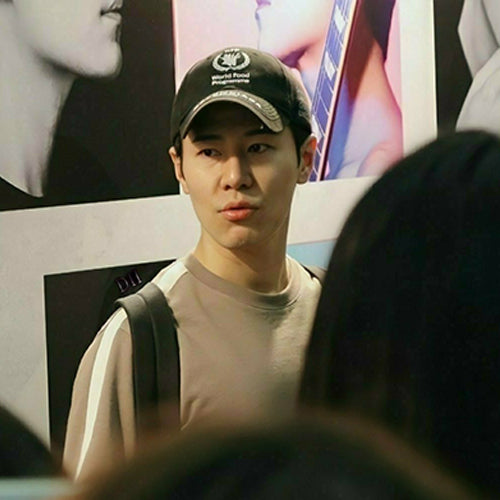 (국내배송, 당일출고) 발렌시아가 월드푸드 자수 볼캡 블랙 (이규형 착용)