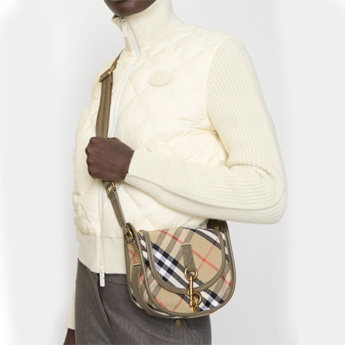 버버리 B 클립 크로스백