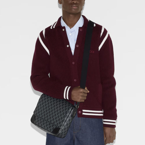 구찌 GG 엠블럼 미디움 크로스바디백 블랙