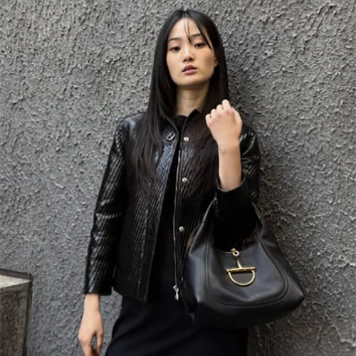 구찌 소프트빗 스몰 숄더백 블랙 (신현지 착용)