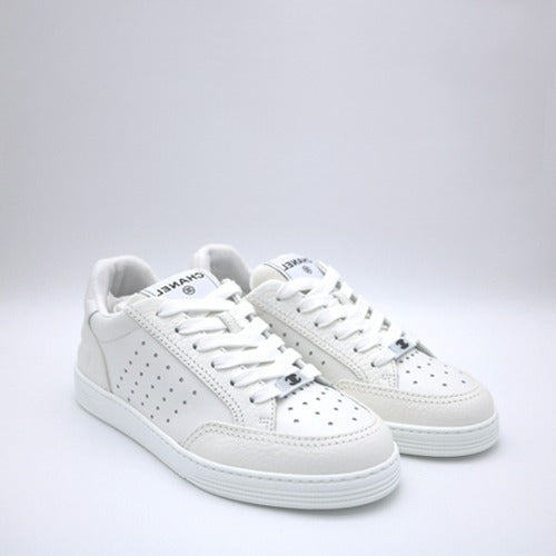 샤넬 백로고 테니스 스니커즈 화이트