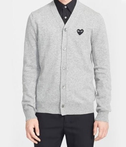 (국내배송, 당일출고) 꼼데가르송 블랙 와펜 브이넥 가디건 그레이